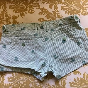 Short seersucker shorts with skulls